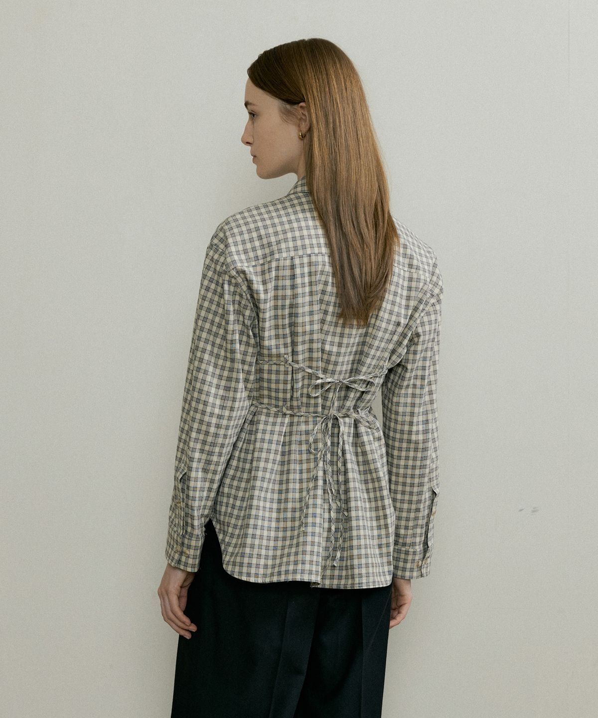 더페니(THE PENNY) CHECK RIBBON BLOUSE - Beige