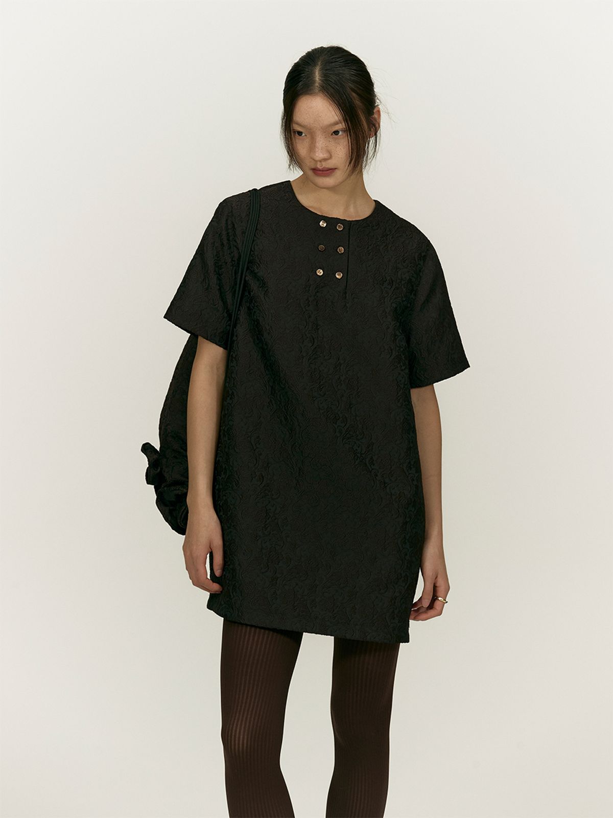 솔티페블(SALTY PEBBLE) DAMASK JACQUARD DRESS [BROWN]