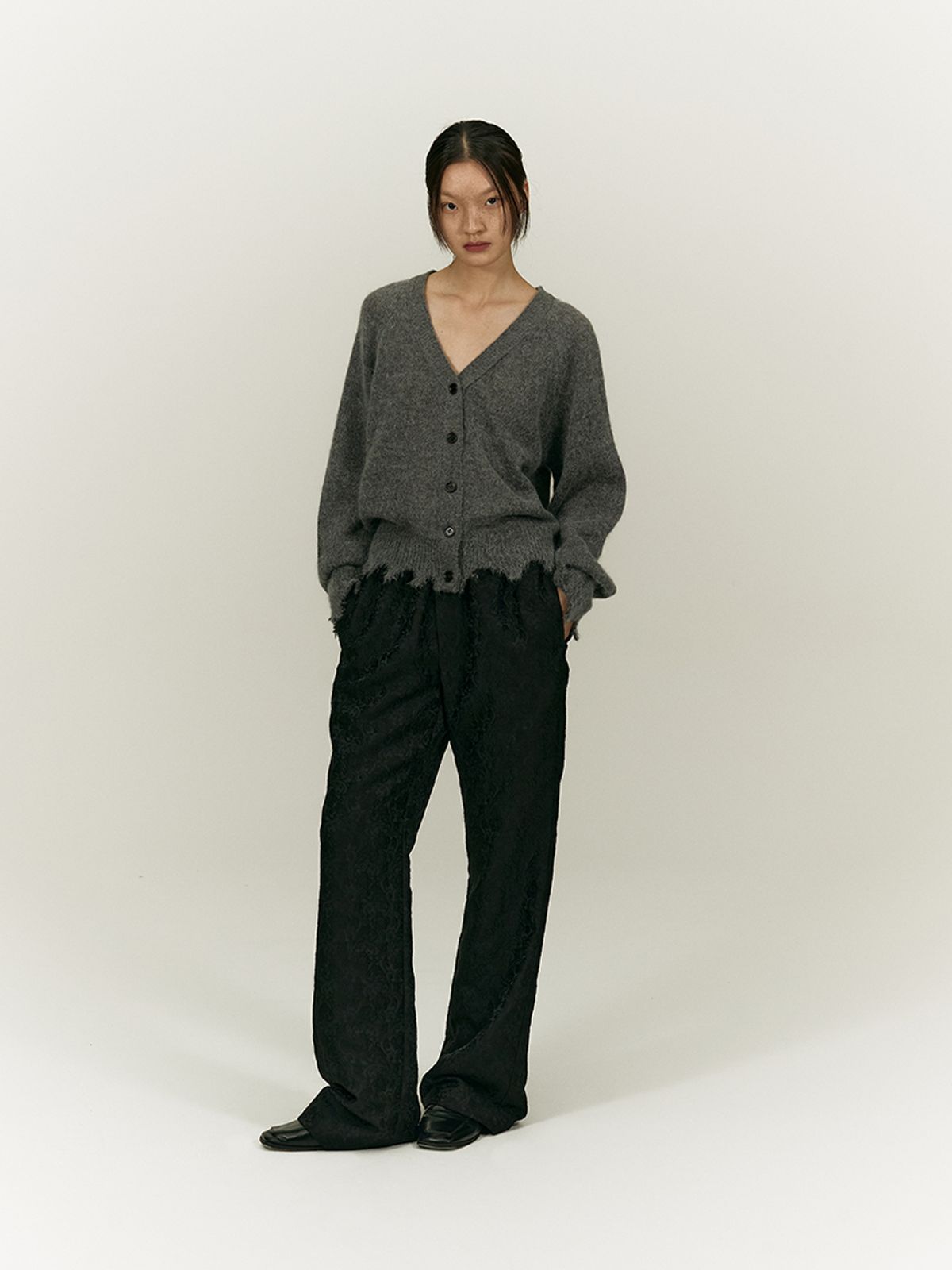 솔티페블(SALTY PEBBLE) DAMASK JACQUARD BANDING PANTS [BLACK]