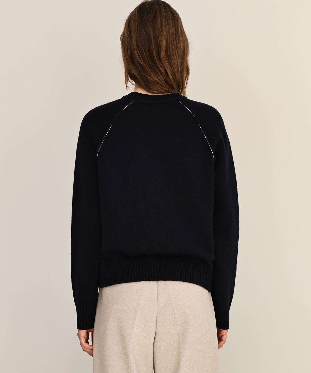 앤니즈(ANDNEEDS) Tape raglan knit (navy)