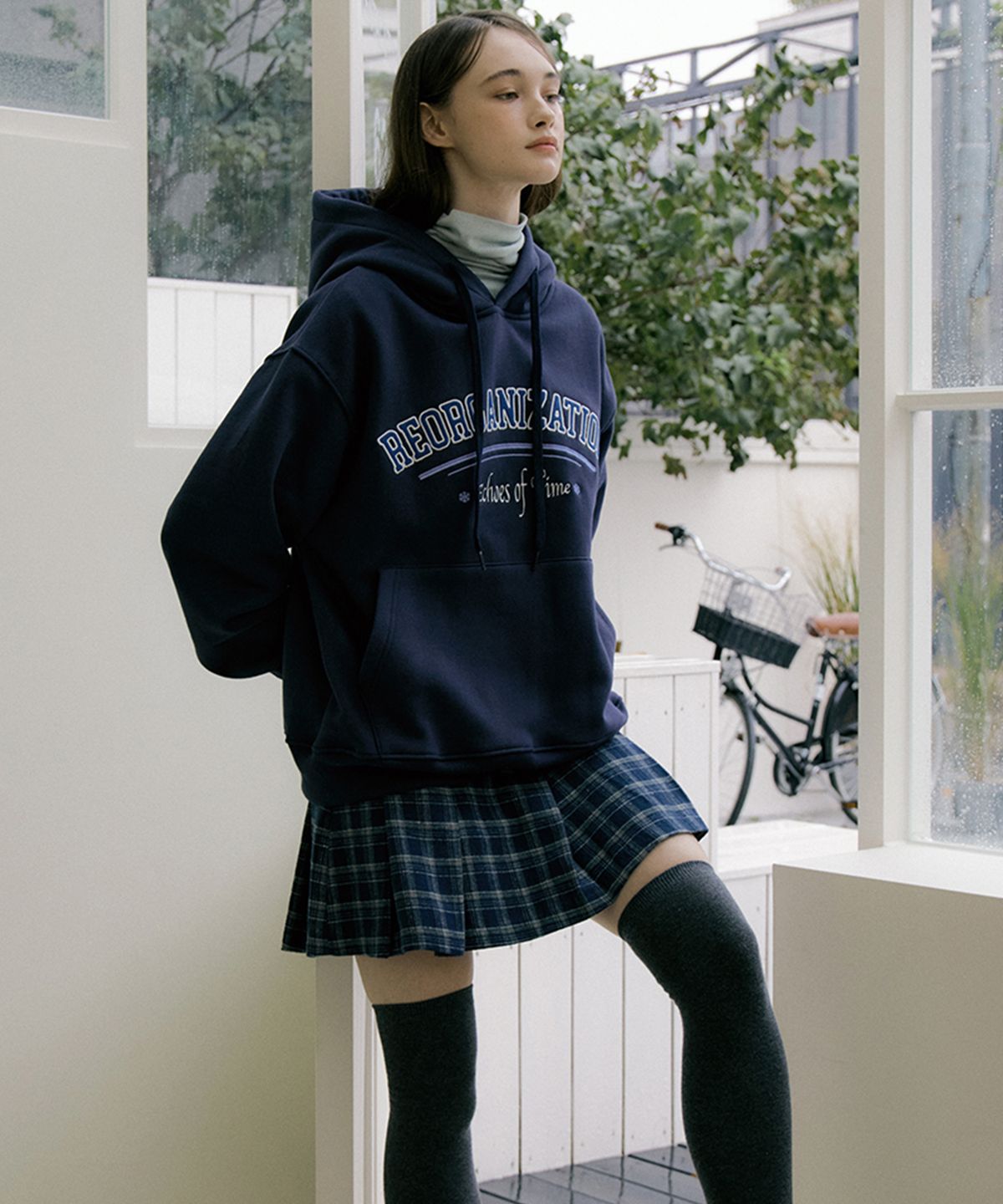 리올그(REORG) EOT NEEDLEWORK LOGO HOOD NAVY