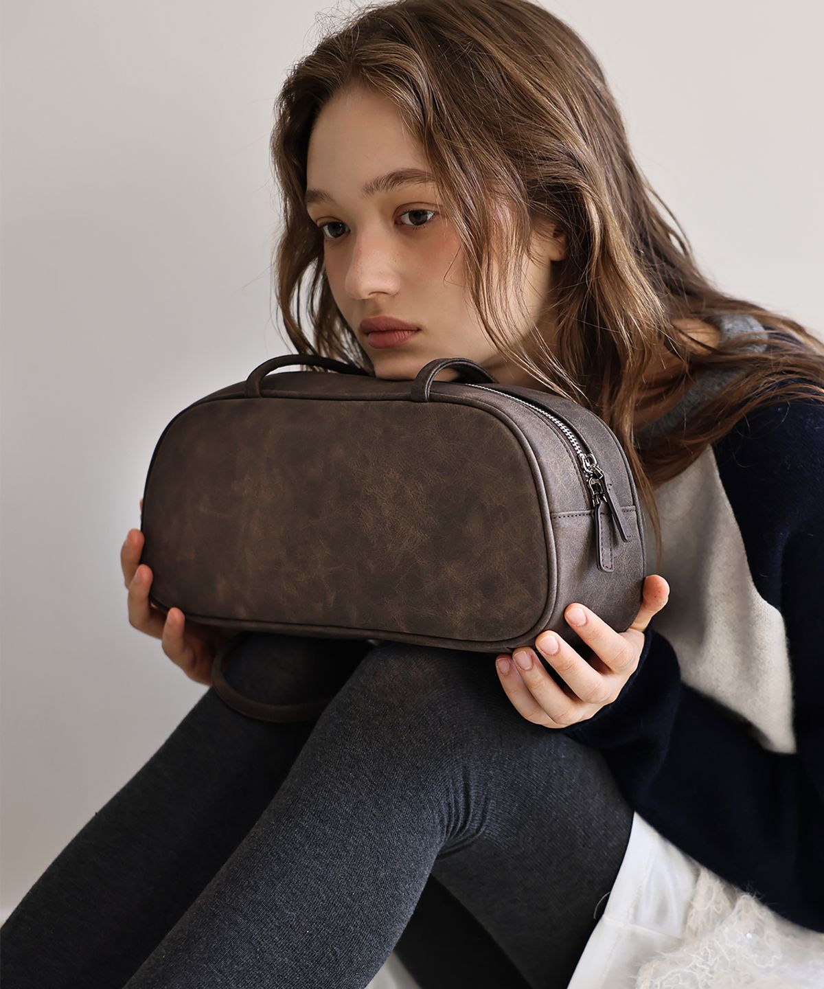 앤니즈(ANDNEEDS) Posy shoulder bag (brown)