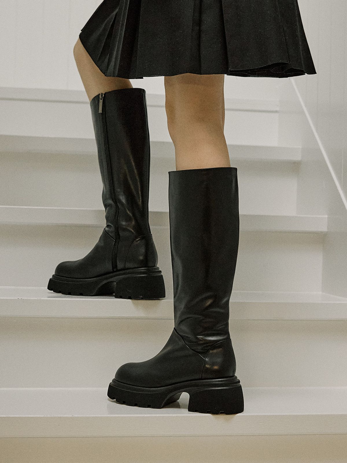더조히(THE JOHI) Platform Long Boots_2 Colors