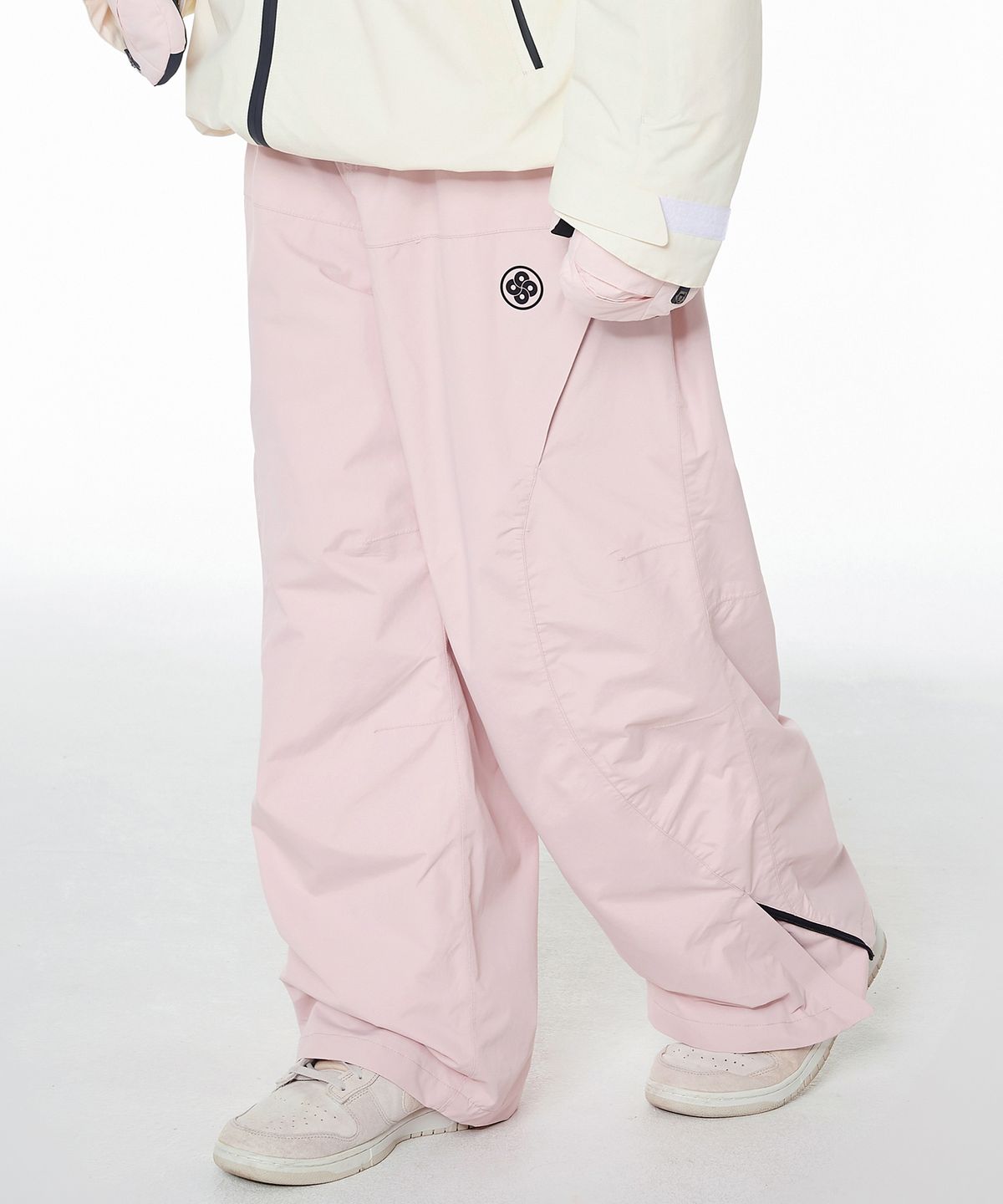 돌아우터웨어(DOLL OUTERWEAR) 2425 아르떼 보드복 팬츠 베이비 핑크 남녀공용