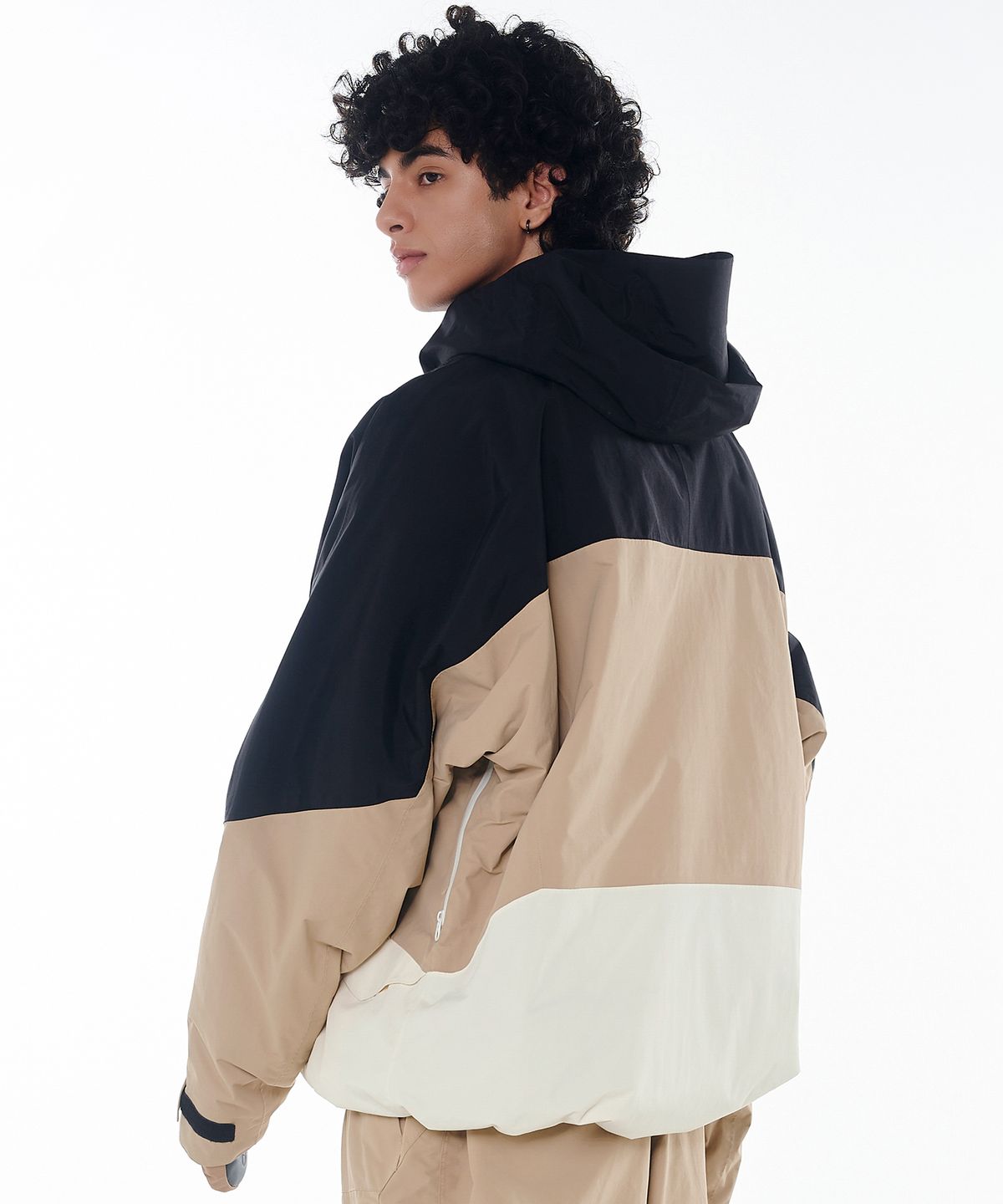 돌아우터웨어(DOLL OUTERWEAR) 2425 악티보 보드복 자켓 블랙/베이지 남녀공용