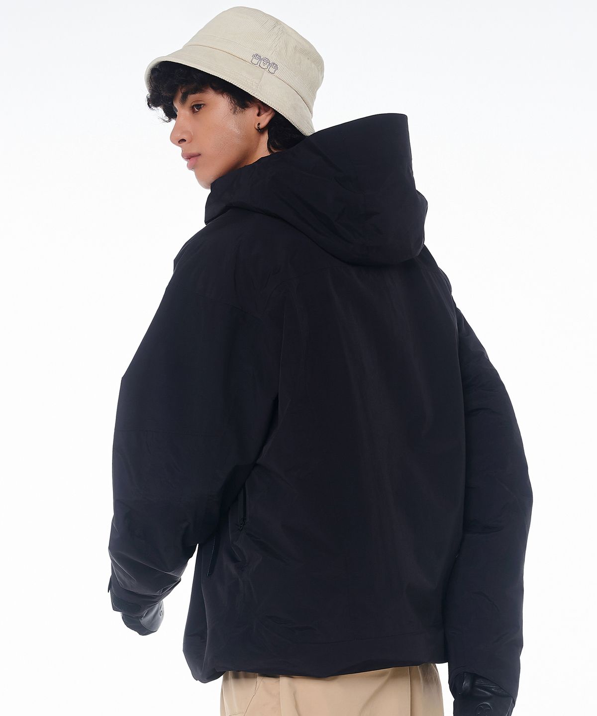 돌아우터웨어(DOLL OUTERWEAR) 2425 리카 보드복 아노락 자켓 블랙 남녀공용