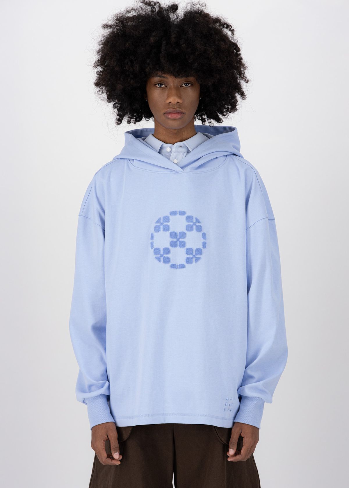 에키에타(EKIETA) Pilgrims Hoodie in Azure