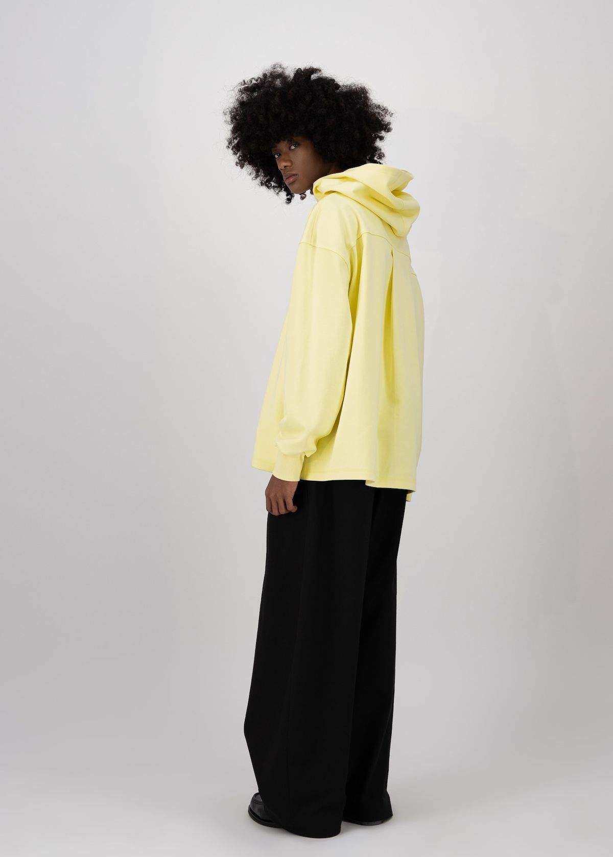에키에타(EKIETA) Pilgrims Hoodie in Lemon