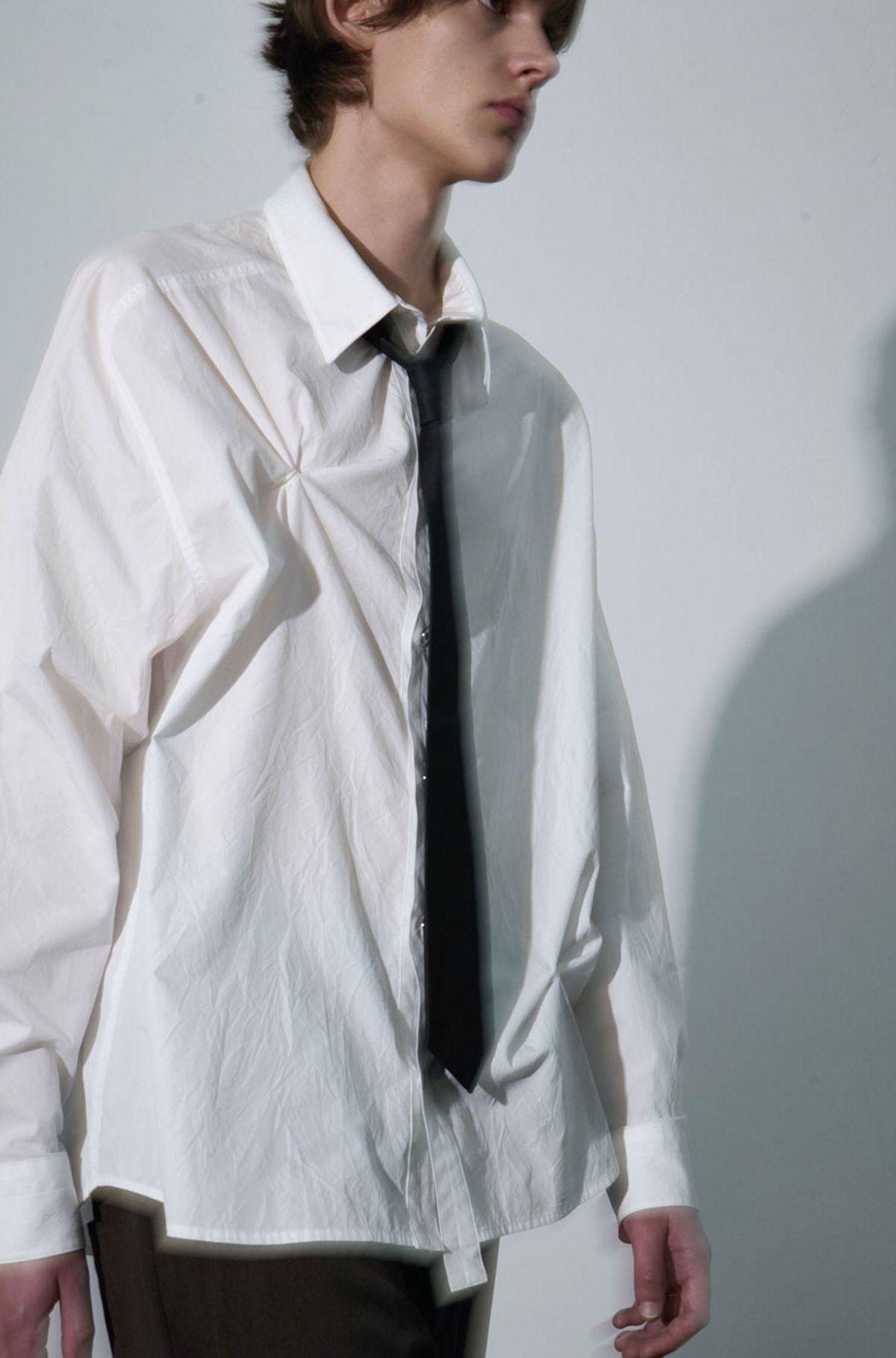 유체 프레타 포르테(YOUCHE PRET A PORTER) AR CREASED SUN-GRIB SHIRTS White