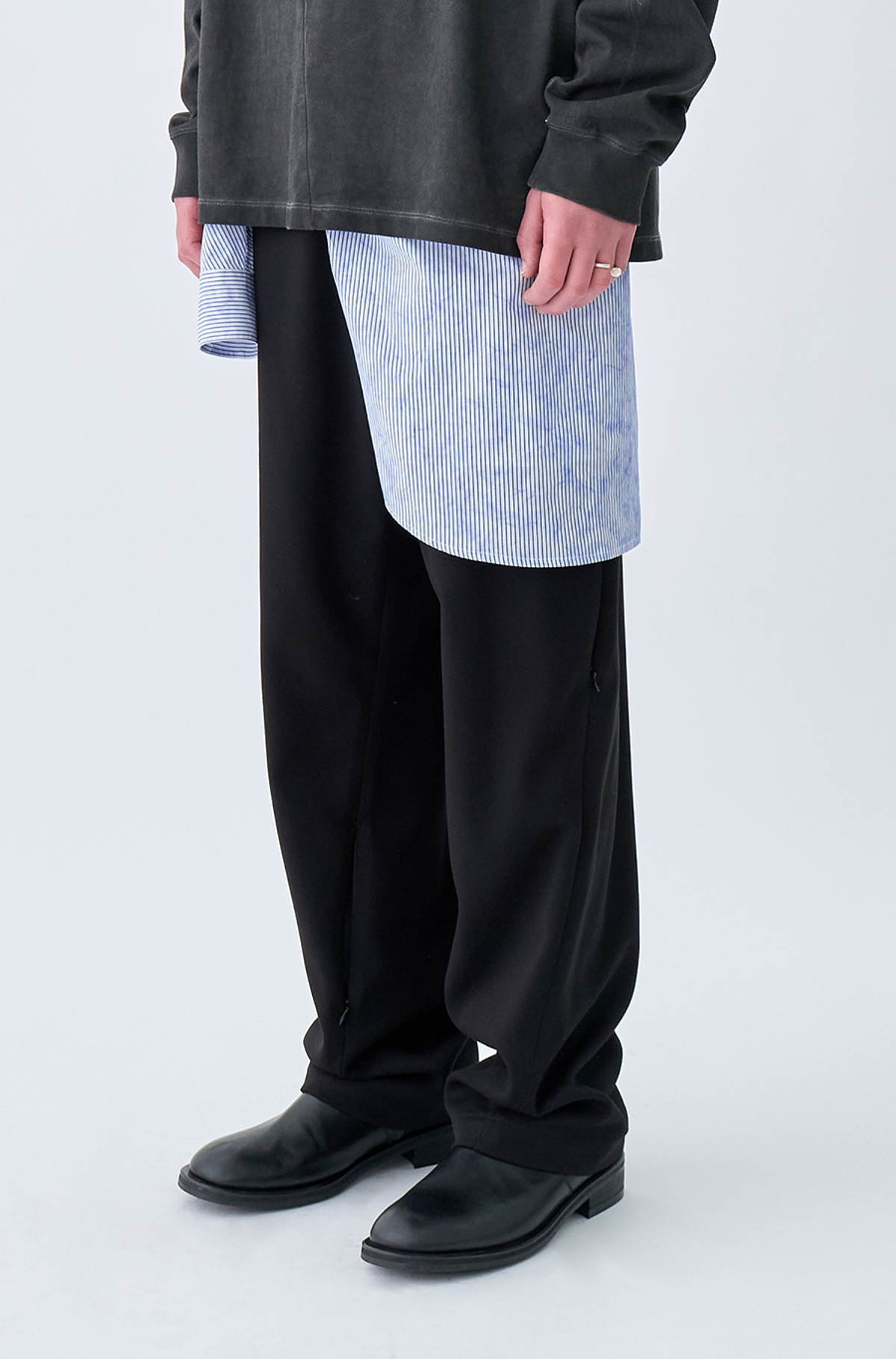 유체 프레타 포르테(YOUCHE PRET A PORTER) AR CURVED SEAM TROUSER Black