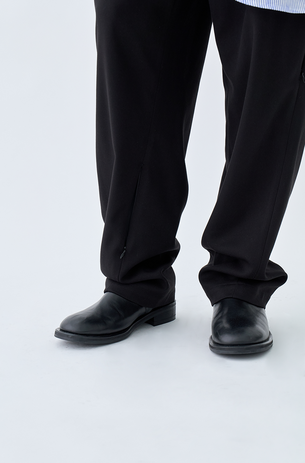 유체 프레타 포르테(YOUCHE PRET A PORTER) AR CURVED SEAM TROUSER Black