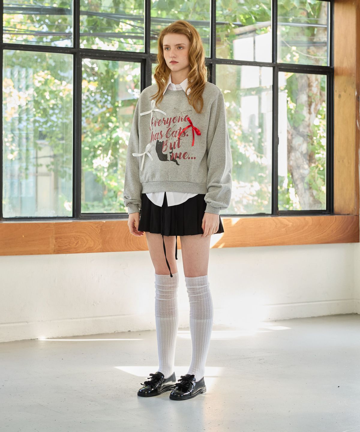 아리킴(ARIKIM) CHARLOTTE CAT RIBBON SWEATSHIRT / MELANGE