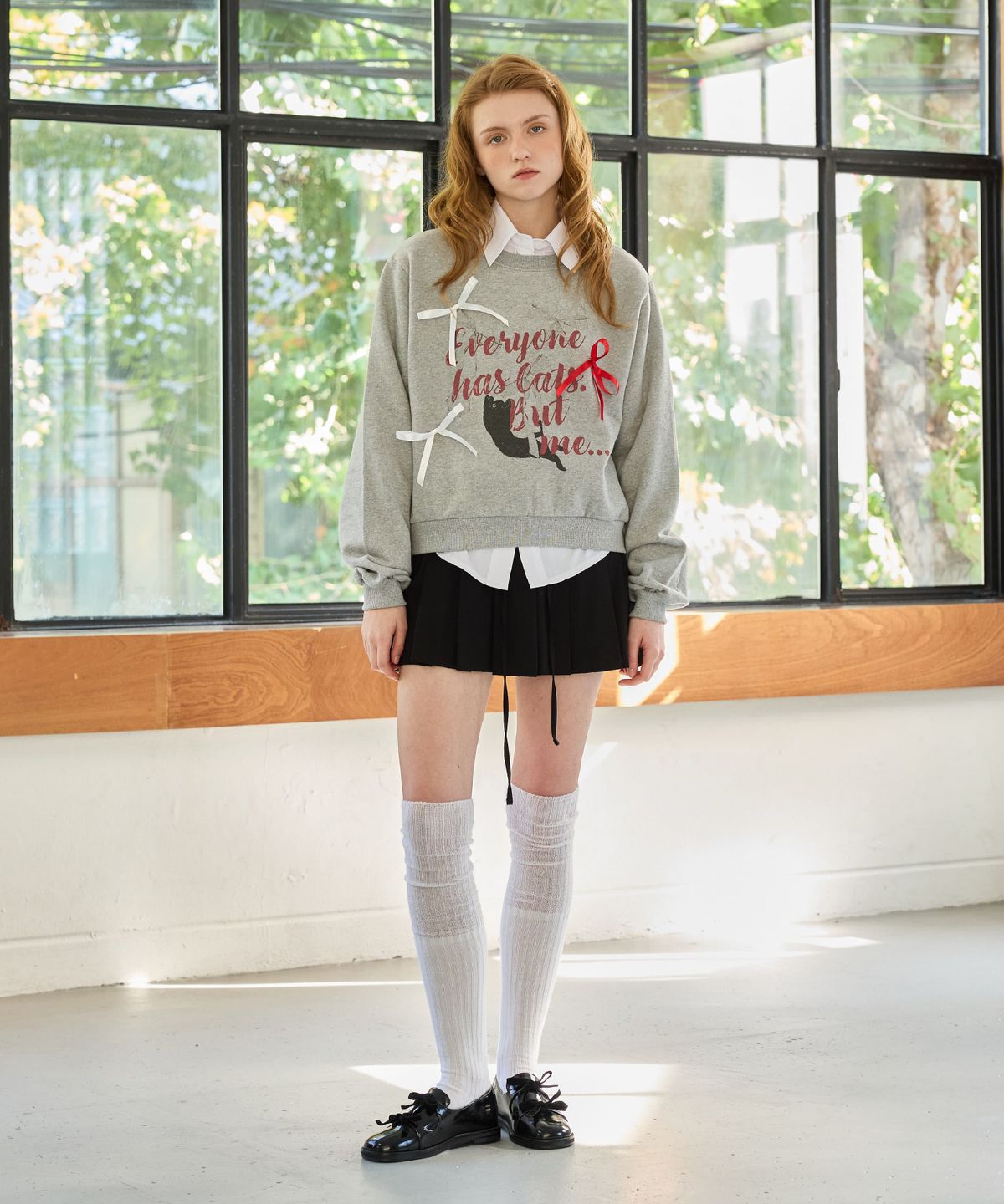 아리킴(ARIKIM) CHARLOTTE CAT RIBBON SWEATSHIRT / MELANGE
