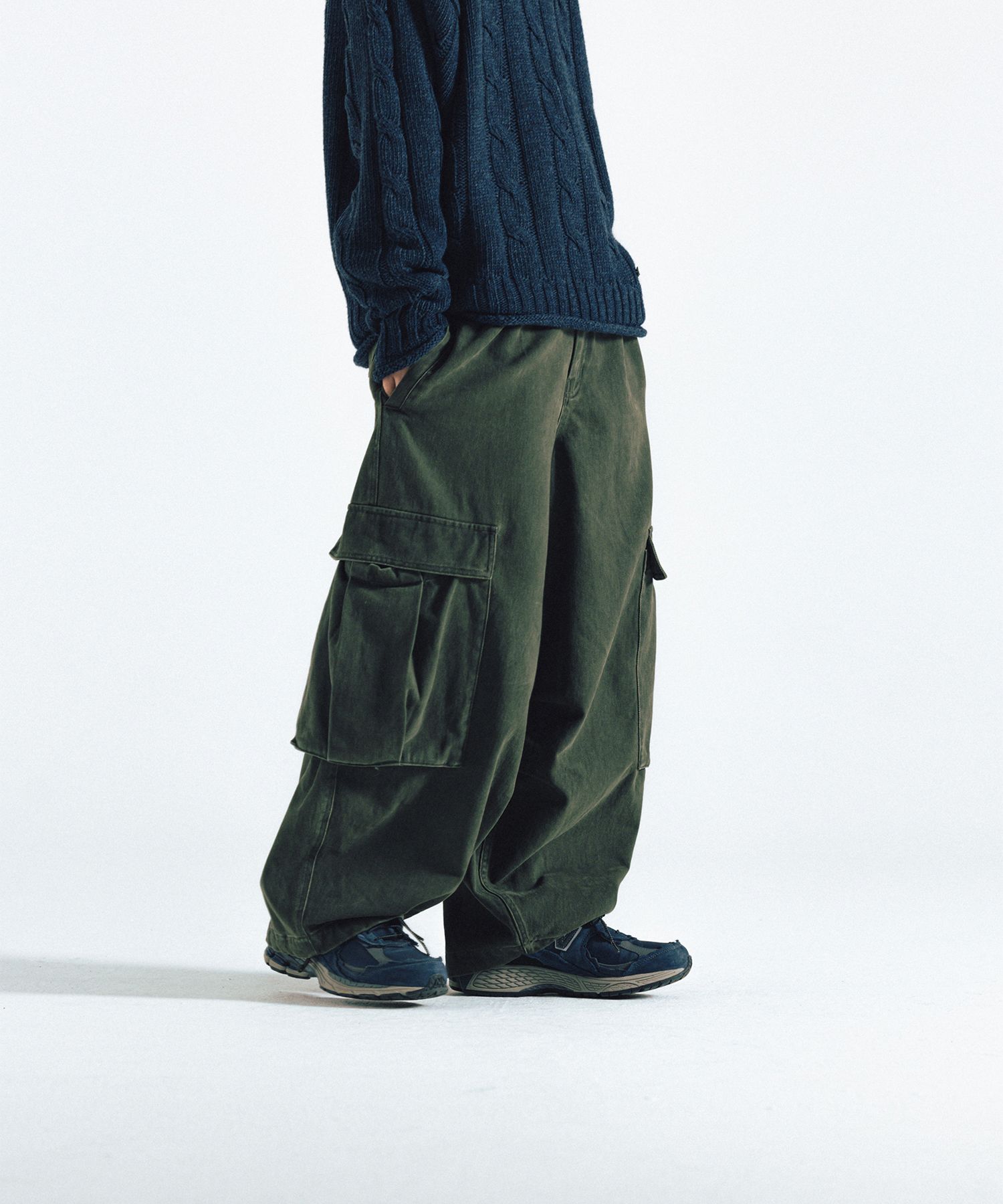 MUSINSA | ANGLAN Twill Cargo Balloon Pants - Khaki