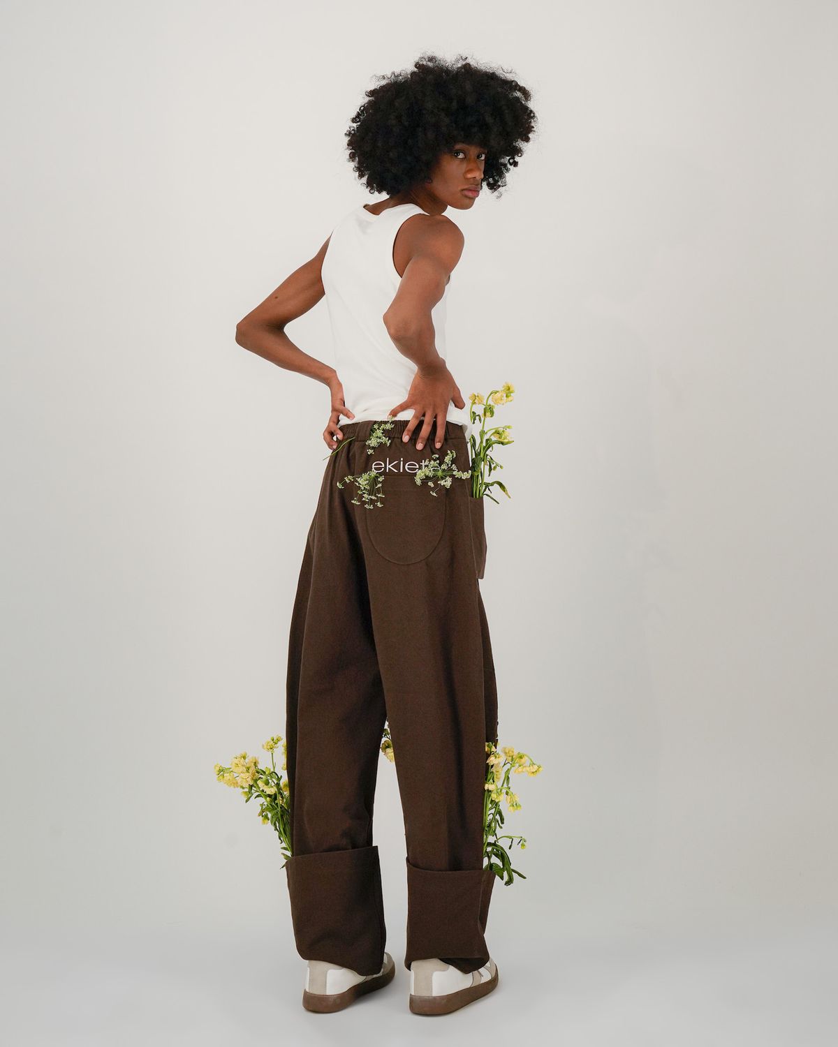에키에타(EKIETA) Posy-pot Pants in Soil