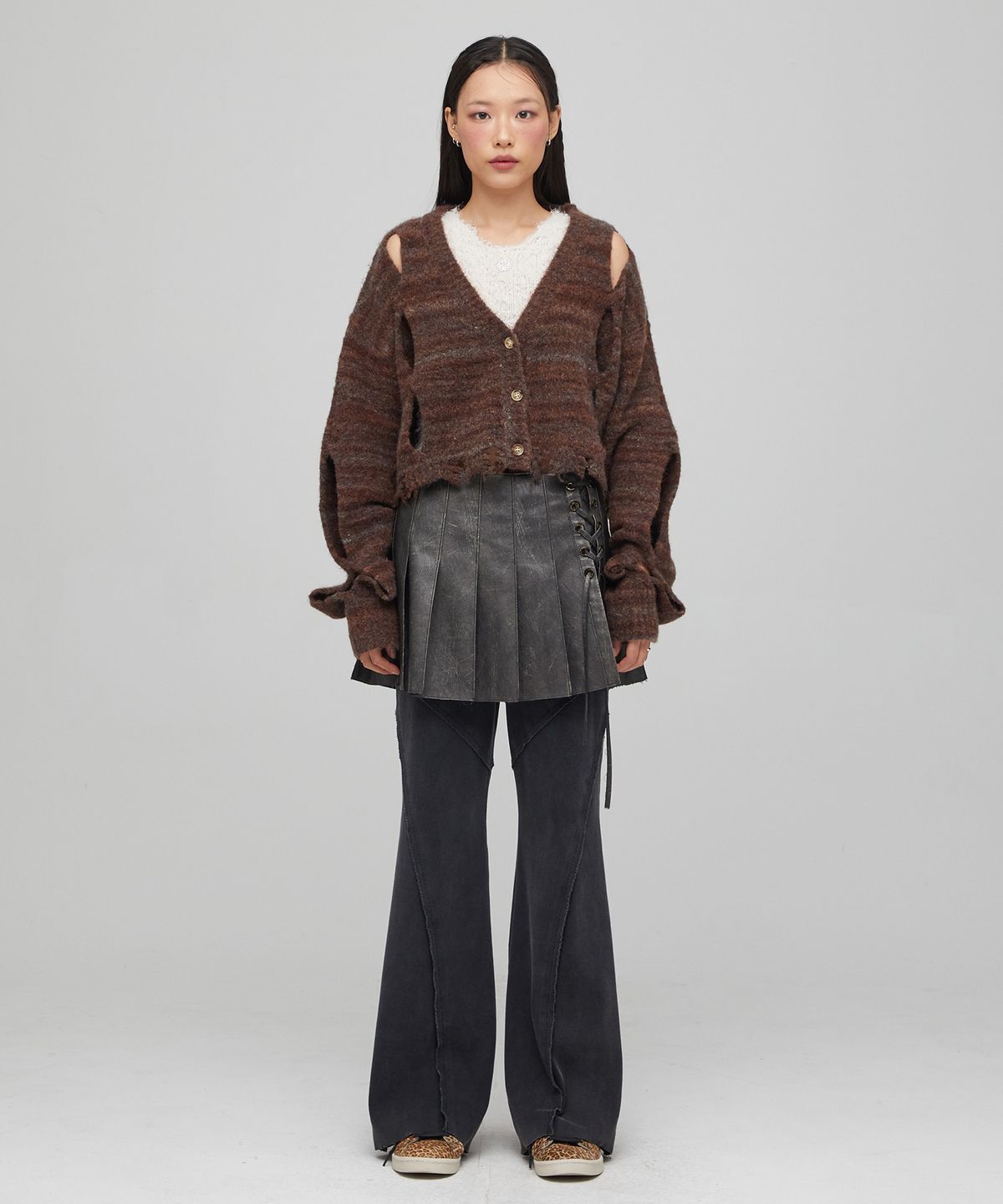 라라폭스(LALAFOX) FAKE LEATHER PLEATED SKIRT BLACK BQ4LS001