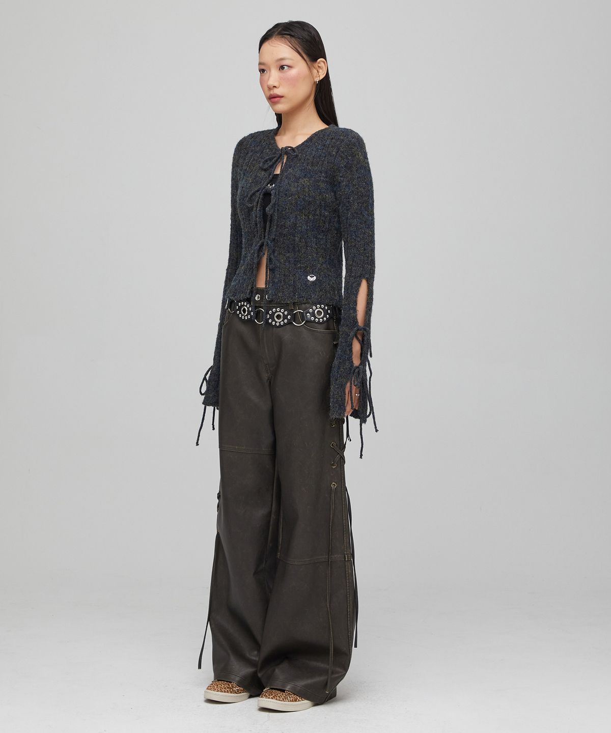 라라폭스(LALAFOX) FAKE LEATHER RIBBON POINT WIDE PANTS BLACK BQ4LP001