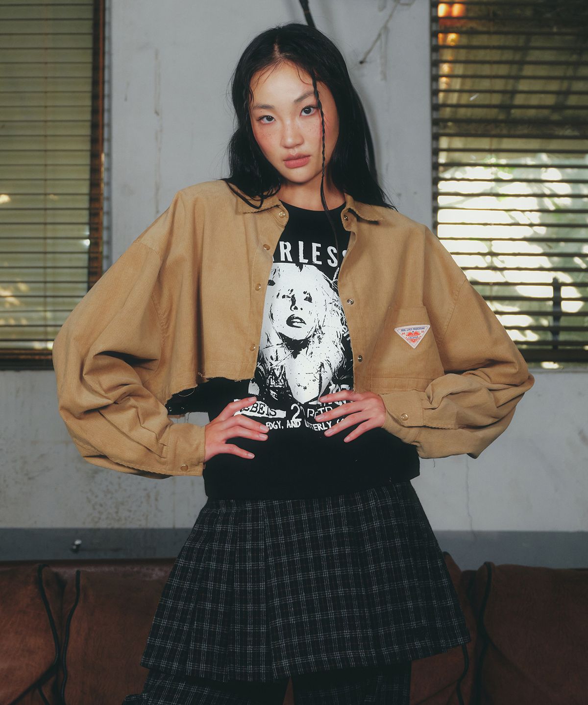 라라폭스(LALAFOX) OVERSIZED CORDUROY DETACHABLE SHIRT CAMEL BQ4CB003