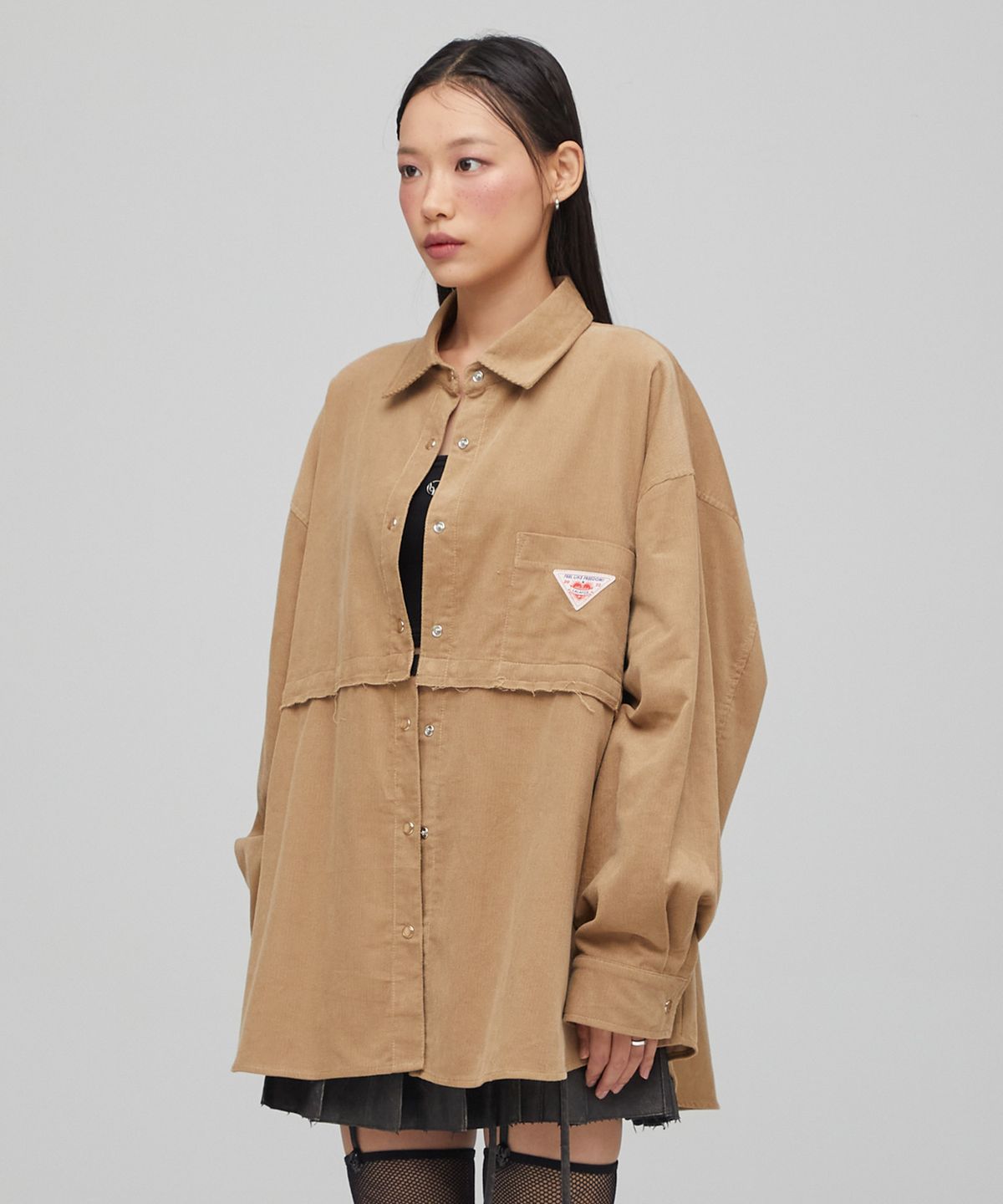 라라폭스(LALAFOX) OVERSIZED CORDUROY DETACHABLE SHIRT CAMEL BQ4CB003
