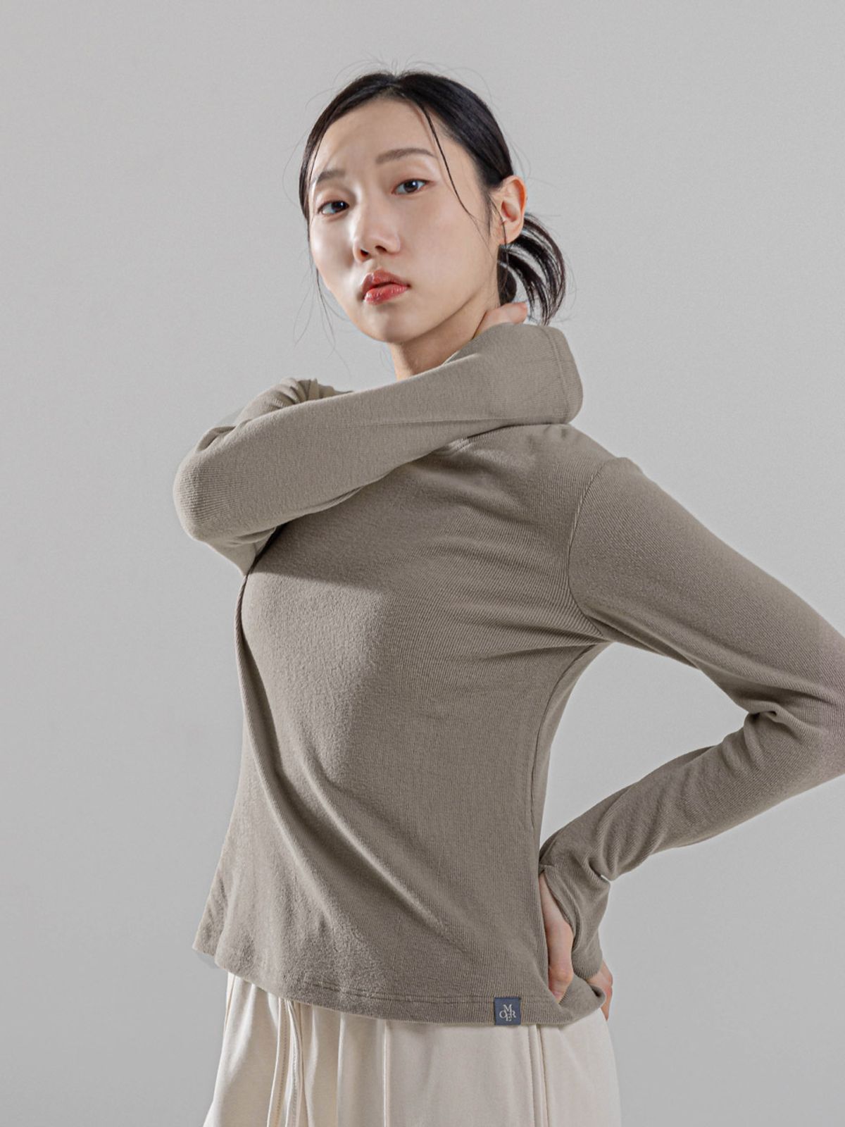 모어아웃(MOREOUT) 여성요가복 골지 웜 롱 슬리브 3TT4370