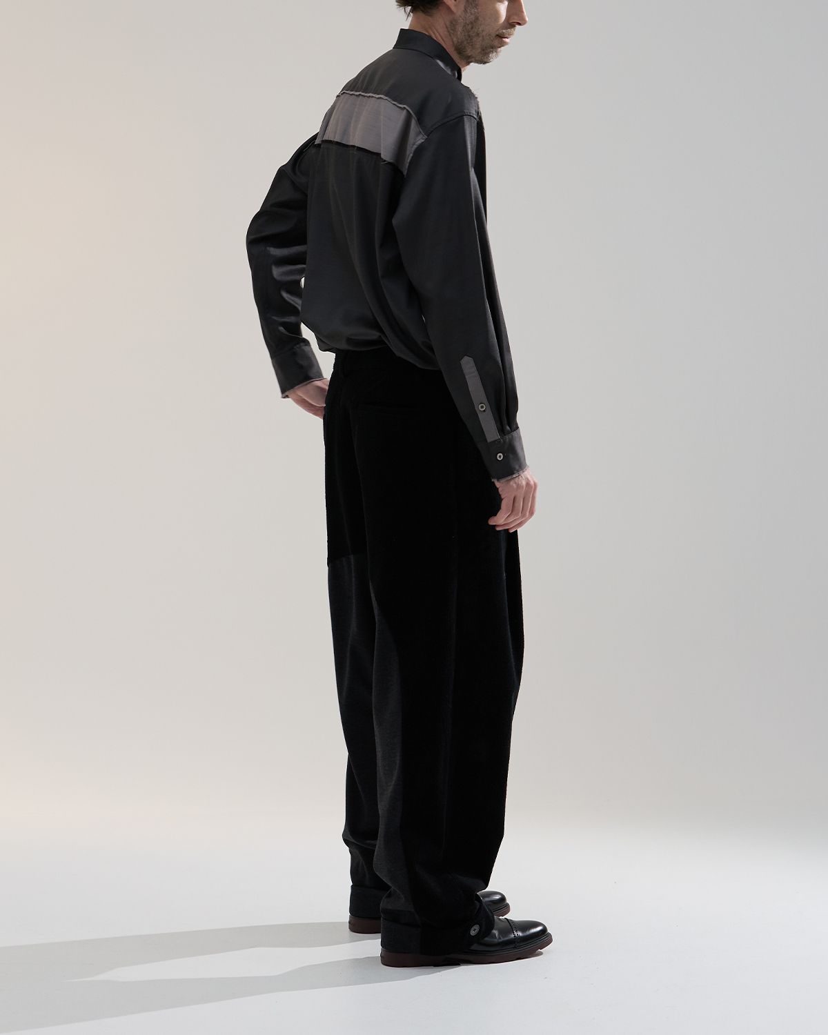 와이쏘씨리얼즈(WHYSOCEREALZ) Wide Baggie Trousers (black coduroy)