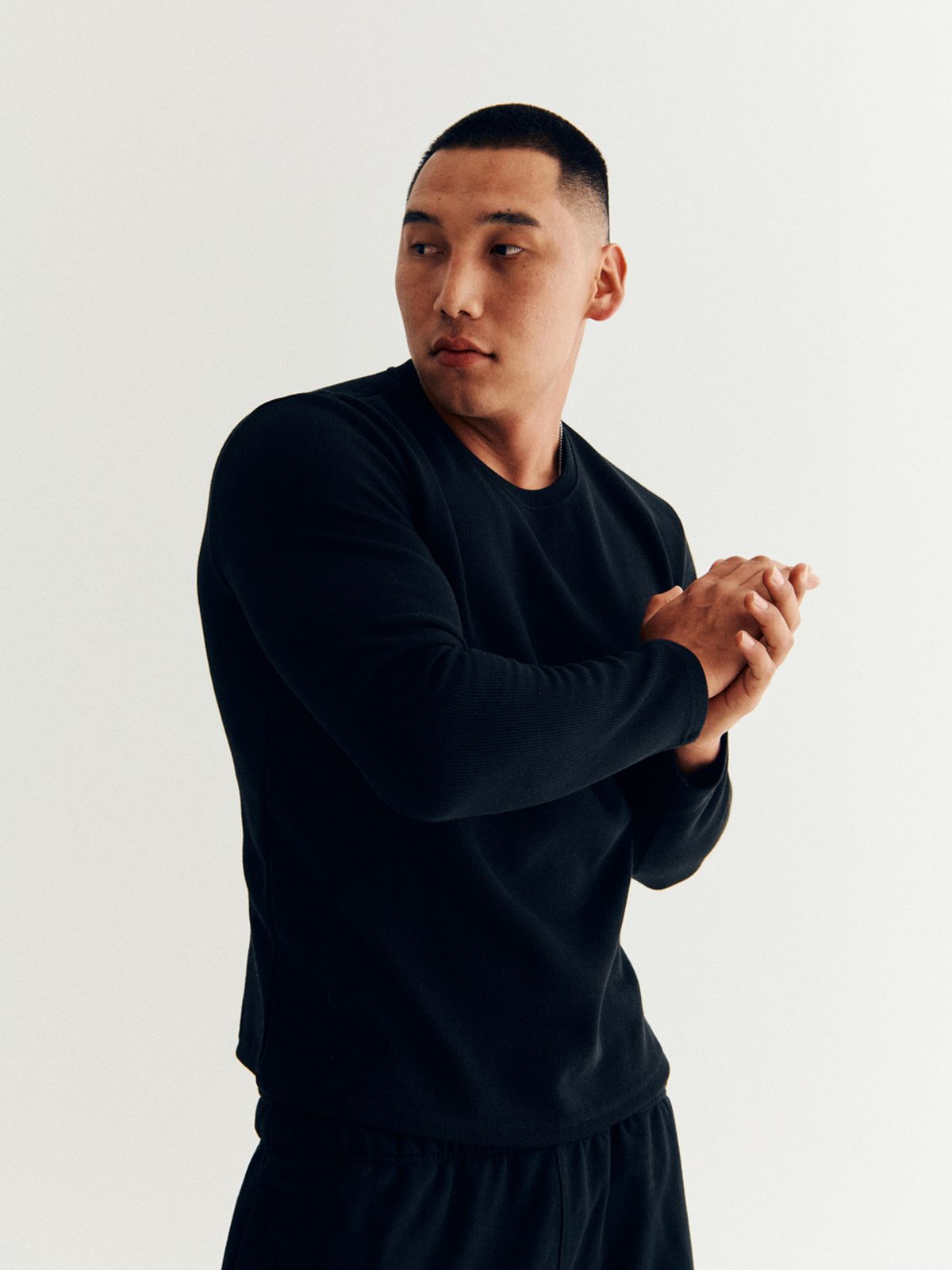 고저(GOZER) SAKA LONG SLEEVES_BLACK