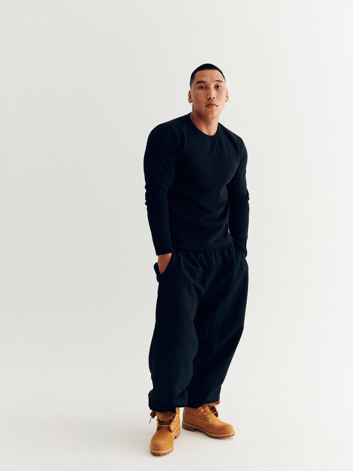 고저(GOZER) SAKA LONG SLEEVES_BLACK