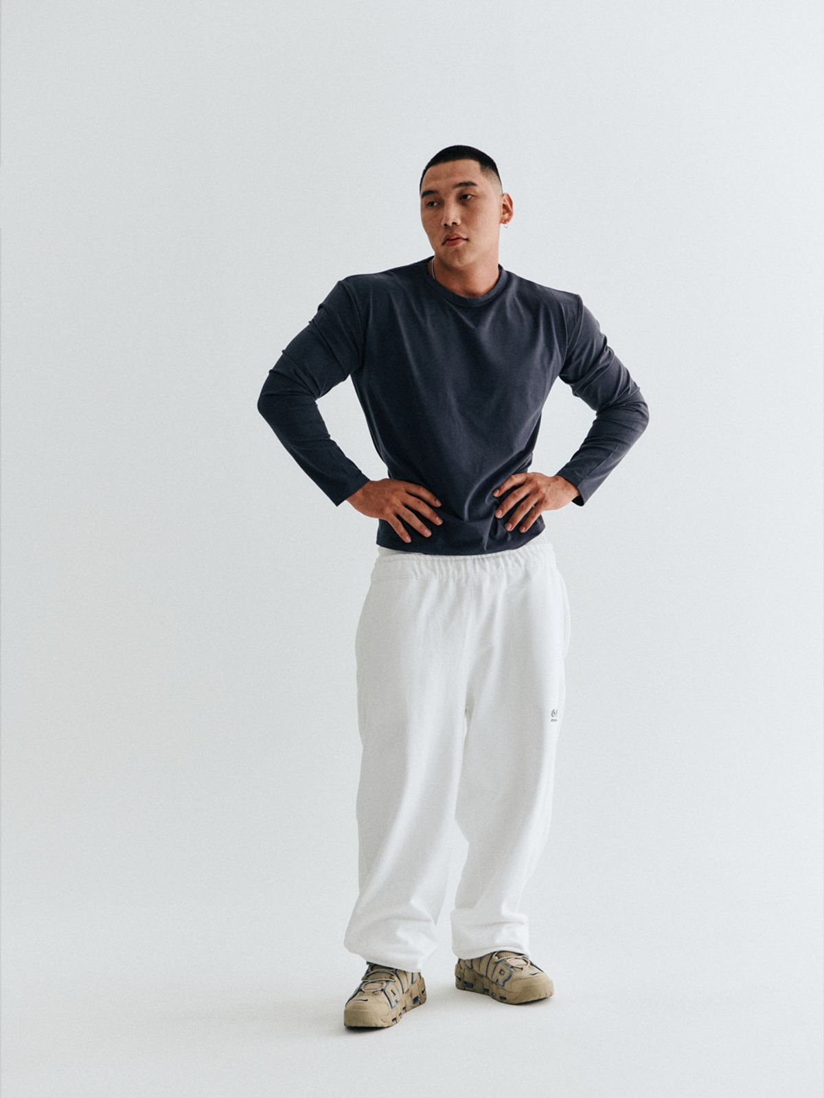 고저(GOZER) UNDER BOODLE ROUND LONG SLEEVES_CHARCOAL