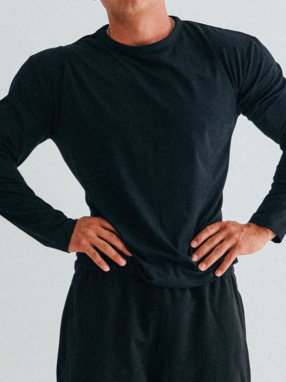 고저(GOZER) UNDER BOODLE ROUND LONG SLEEVES_BLACK