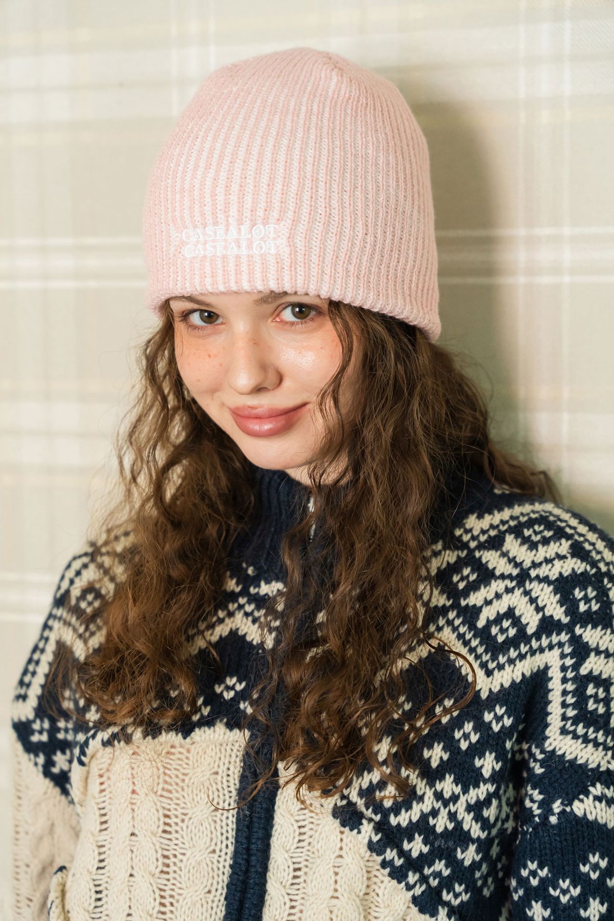 케이스어랏(CASE A LOT) Logo two tone beanie - baby pink