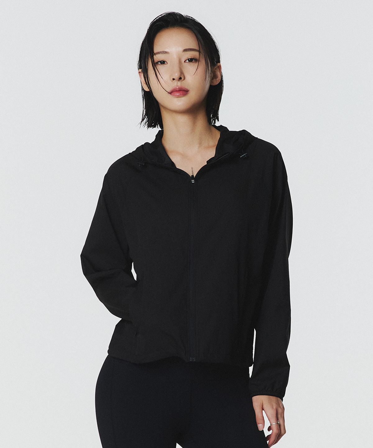 무신사 스탠다드 스포츠(MUSINSA STANDARD SPORTS) 슈퍼 라이트 바람막이 우먼 (3colors)