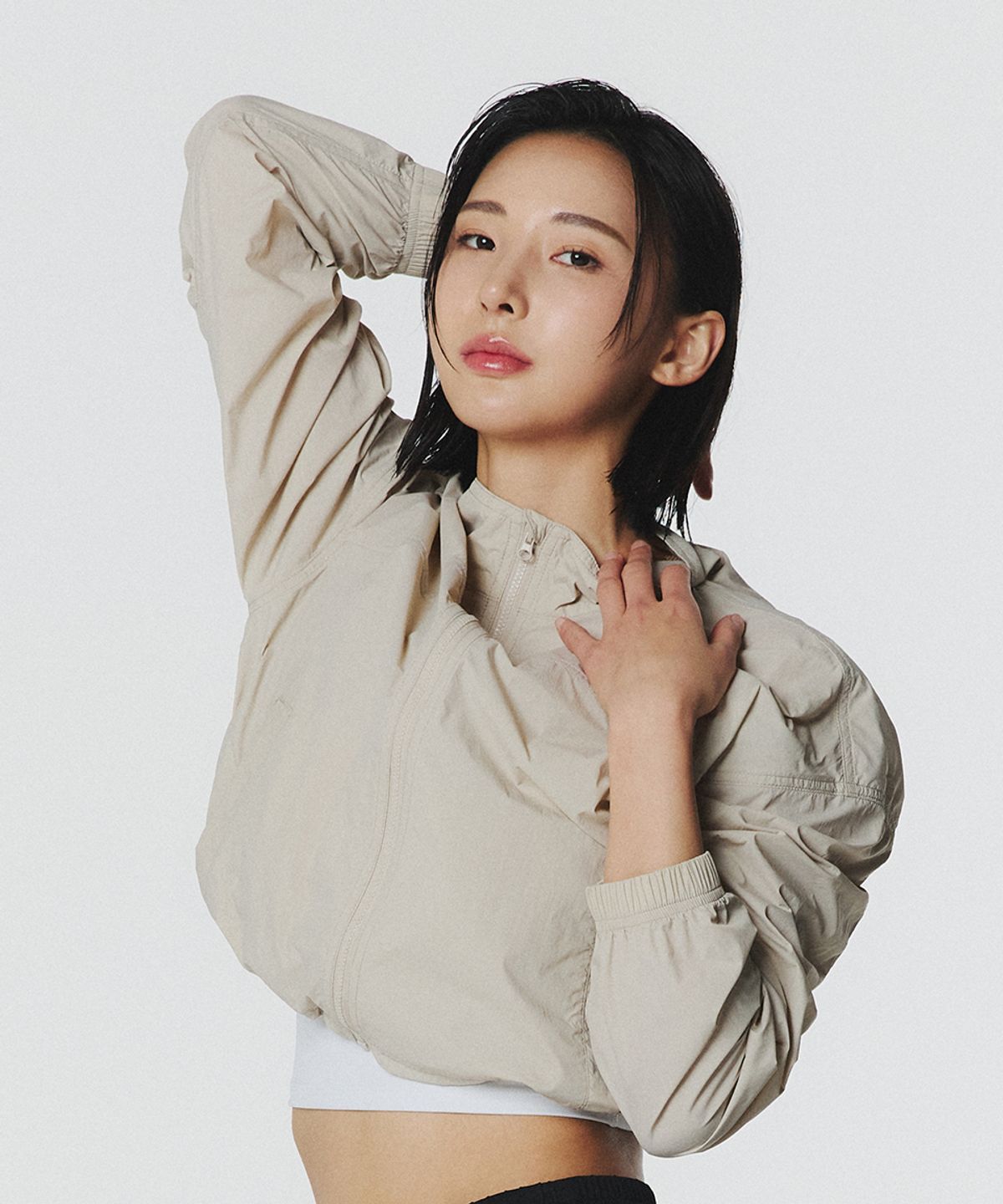 무신사 스탠다드 스포츠(MUSINSA STANDARD SPORTS) 슈퍼 라이트 스탠넥 바람막이 우먼(2color)