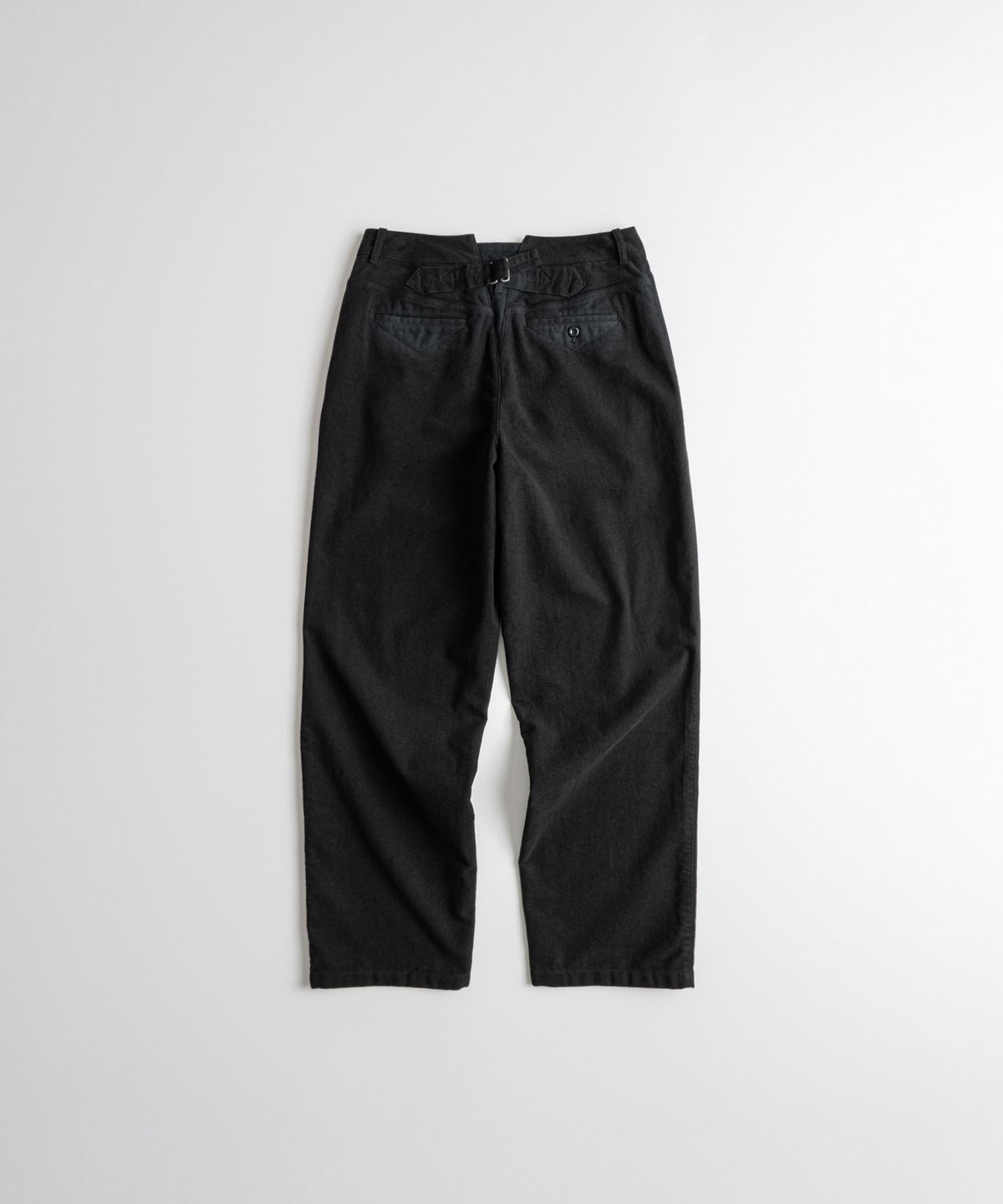 비헤비어(BEHEAVYER) SOFT MOLESKIN FRENCH TROUSERS faded black
