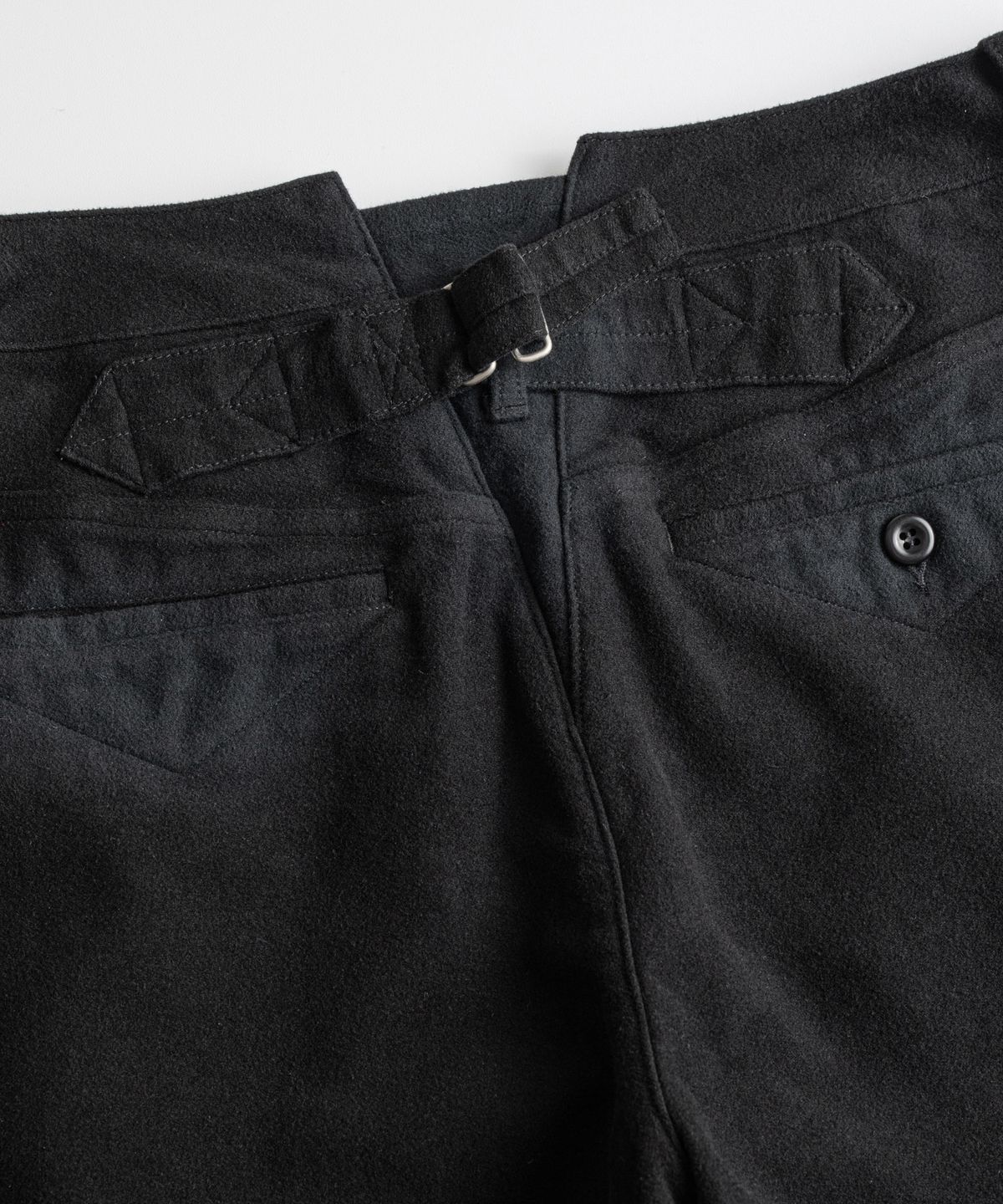 비헤비어(BEHEAVYER) SOFT MOLESKIN FRENCH TROUSERS faded black