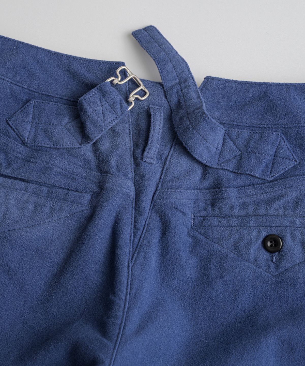 비헤비어(BEHEAVYER) SOFT MOLESKIN FRENCH TROUSERS faded blue