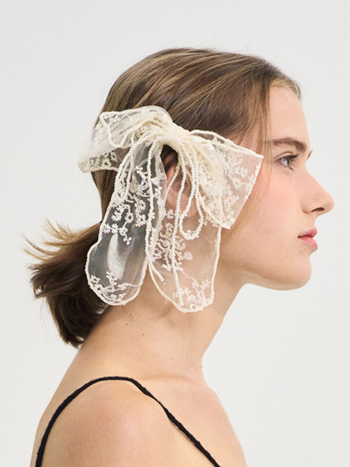 쏘리, 투 머치 러브(SORRY, TOO MUCH LOVE) Lace Pearl Ribbon Hair Pin_Ivory