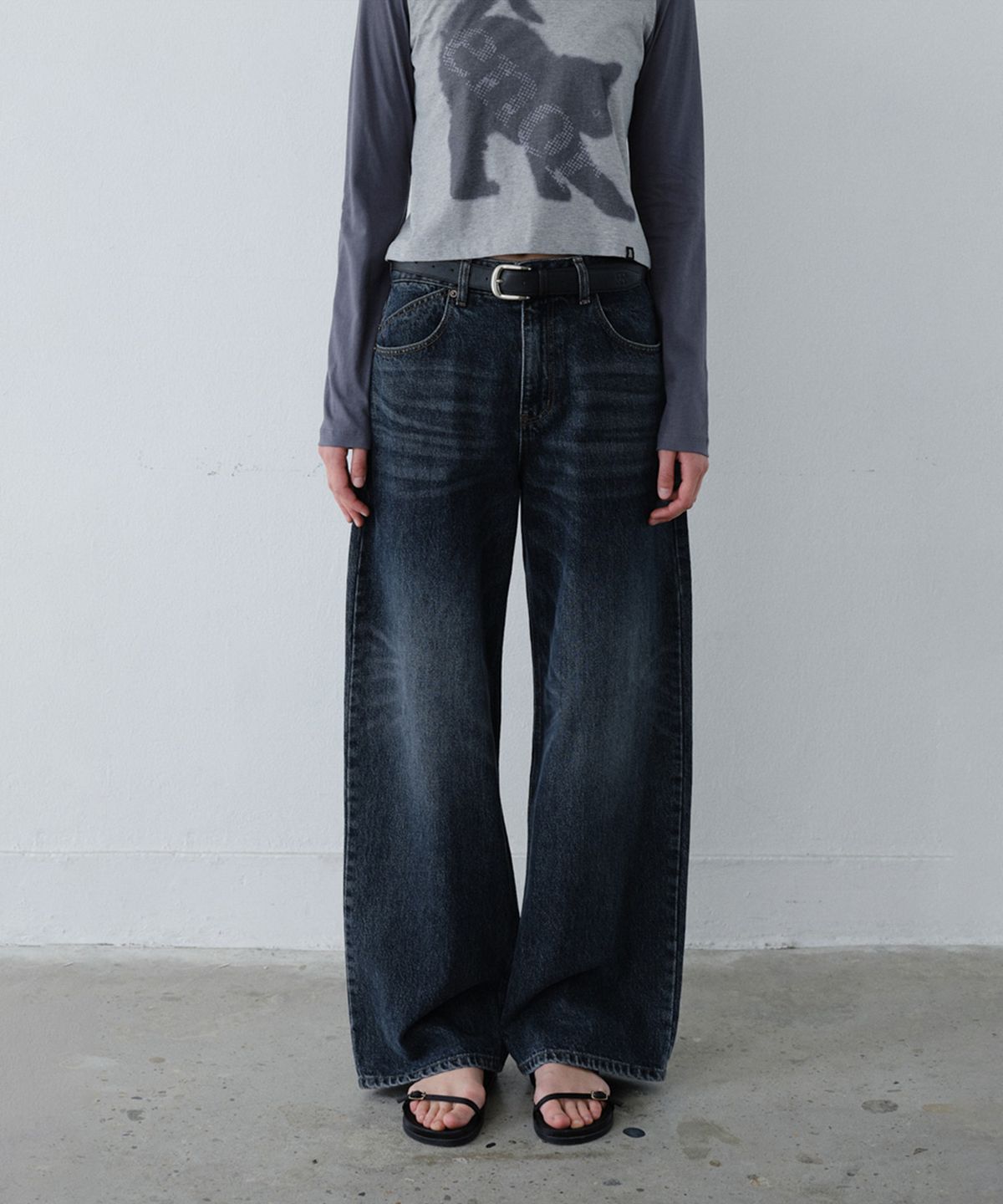 엔오르(EN OR) LOOSE FIT WASHED DENIM PANTS - NAVY