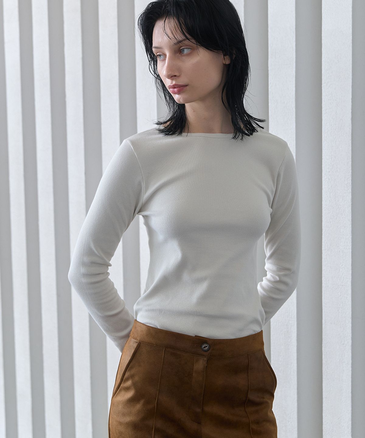 320쇼룸(320SHOWROOM) Scoop Neck Cotton Span T-Shirt Cream