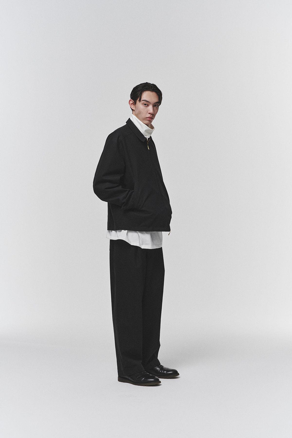 히즈핸더(HISHANDER) ONE PLEATS WIDE EASY PANTS BLACK
