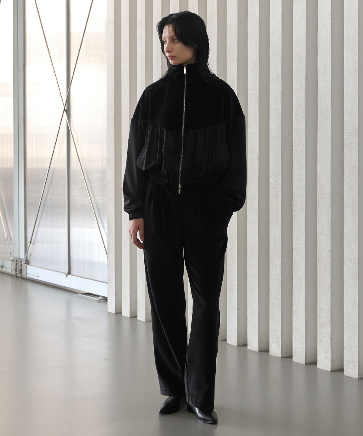320쇼룸(320SHOWROOM) Velvet Drawstring Elastic Pants Black