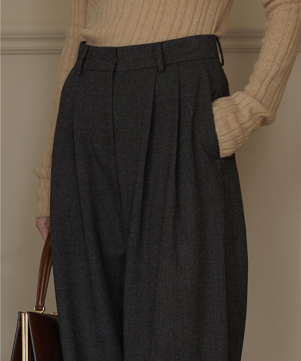 하우스 오브 폰드(HOUSE OF POND) Pintuck wide trousers (Charcoal)