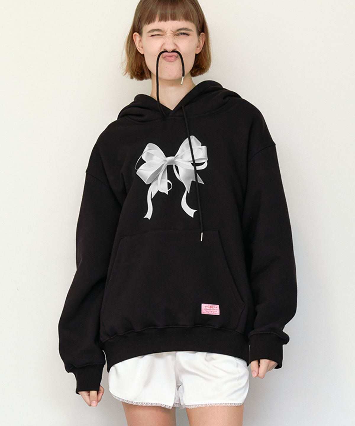 론론(RONRON) DOUBLE RIBBON OVERSIZED HOODIE BLACK SILVER
