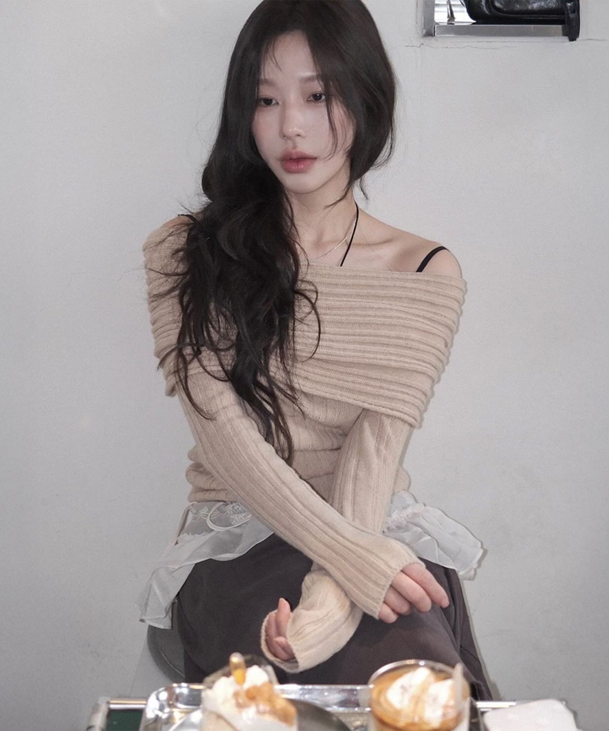 하우스 오브 폰드(HOUSE OF POND) Merino Wool blended off-shoulder sweater_Beige