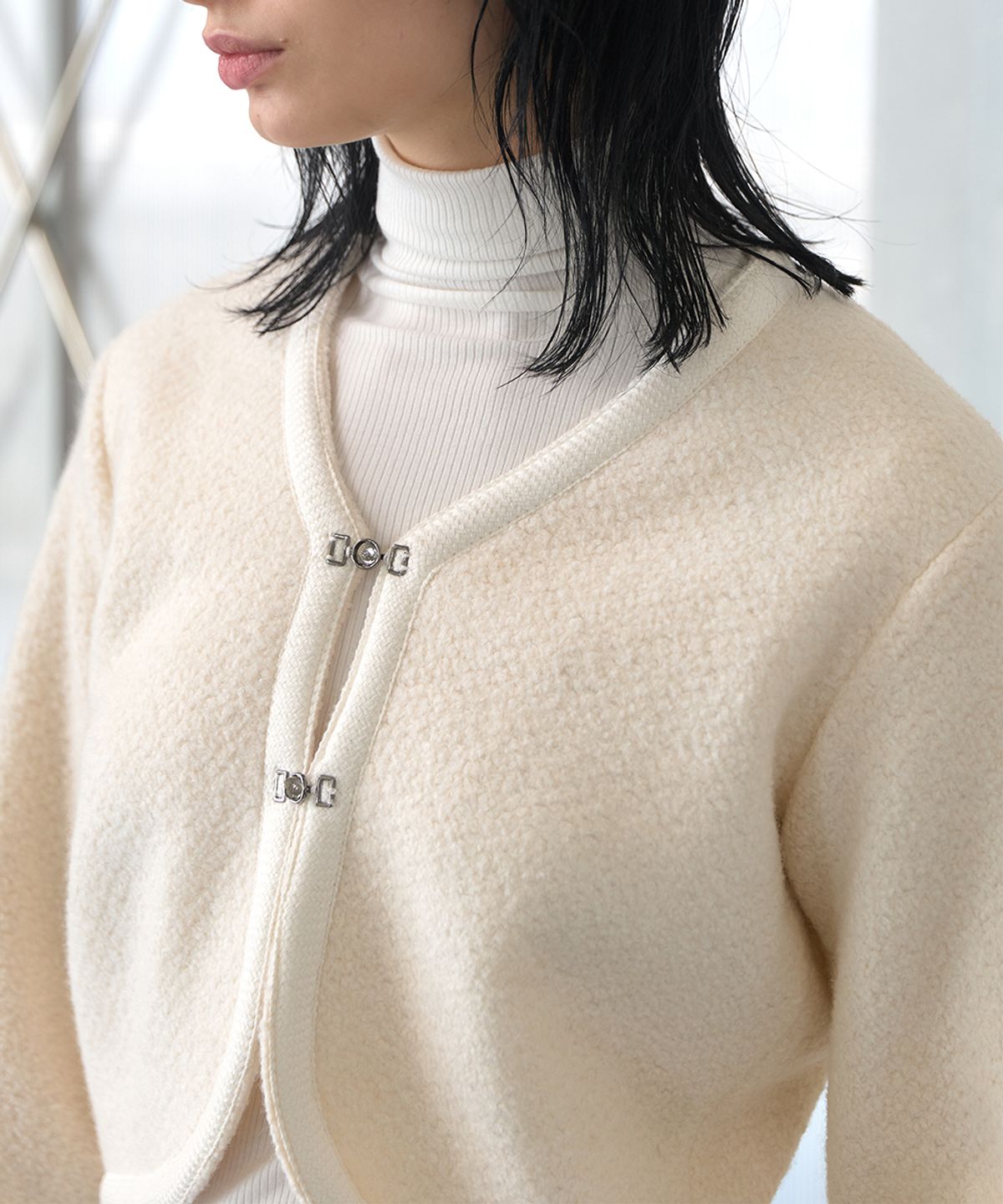 320쇼룸(320SHOWROOM) Wool Blend Boucle Hook Cardigan Ivory