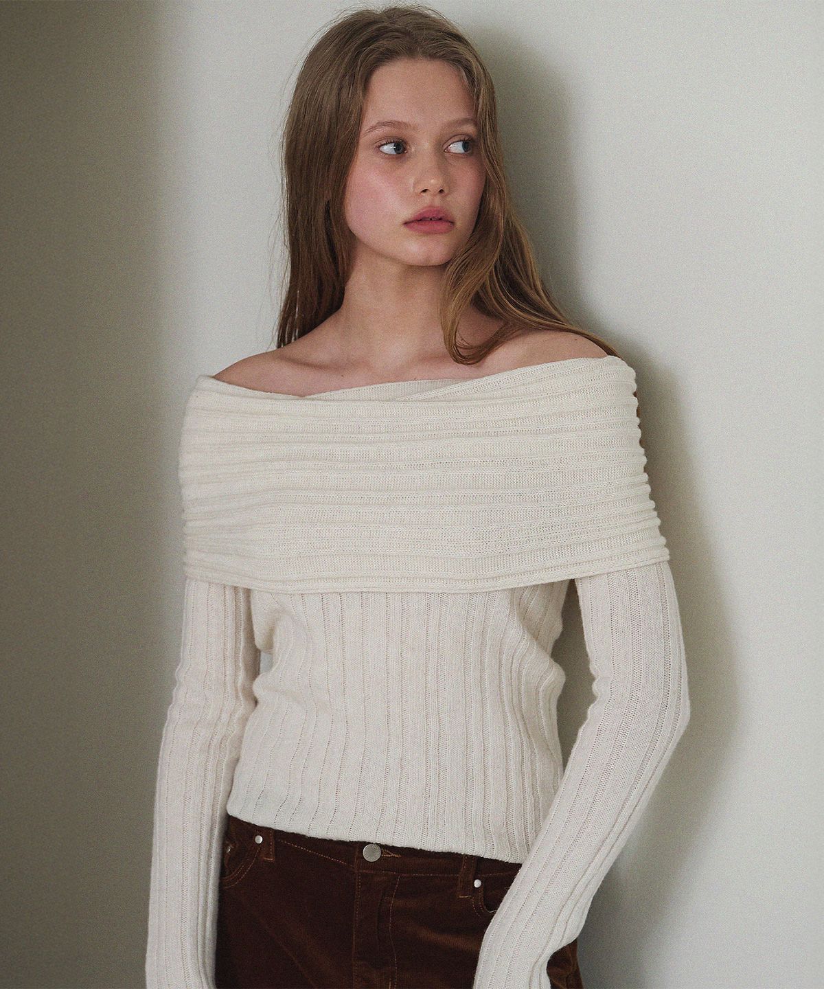 하우스 오브 폰드(HOUSE OF POND) Merino Wool blended off-shoulder sweater_Ivory