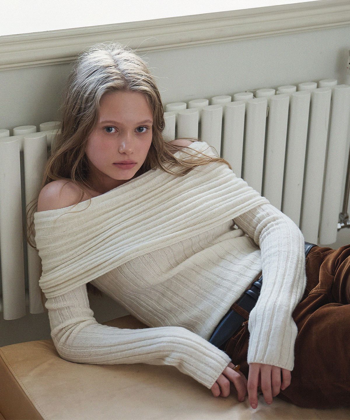하우스 오브 폰드(HOUSE OF POND) Merino Wool blended off-shoulder sweater_Ivory