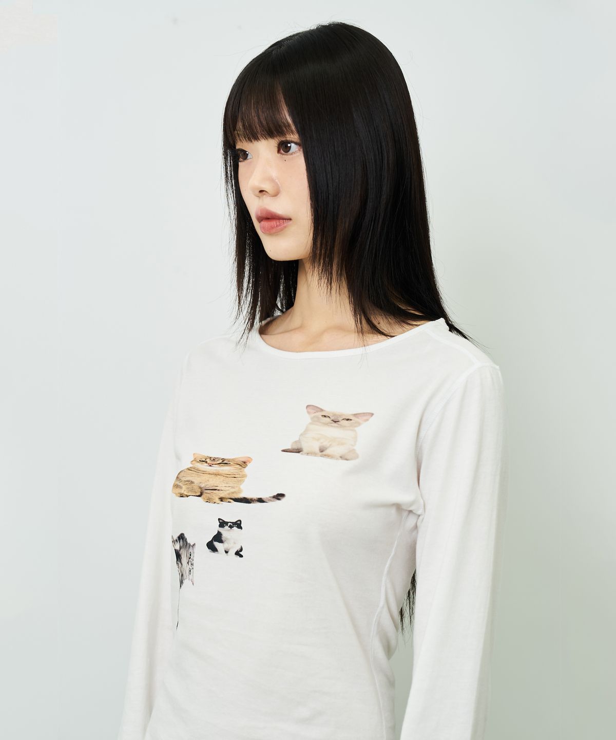 챈스챈스(CHANCECHANCE) FOUR-CAT PRINTED WOMAN LONGSLEEVE T-SHIRT