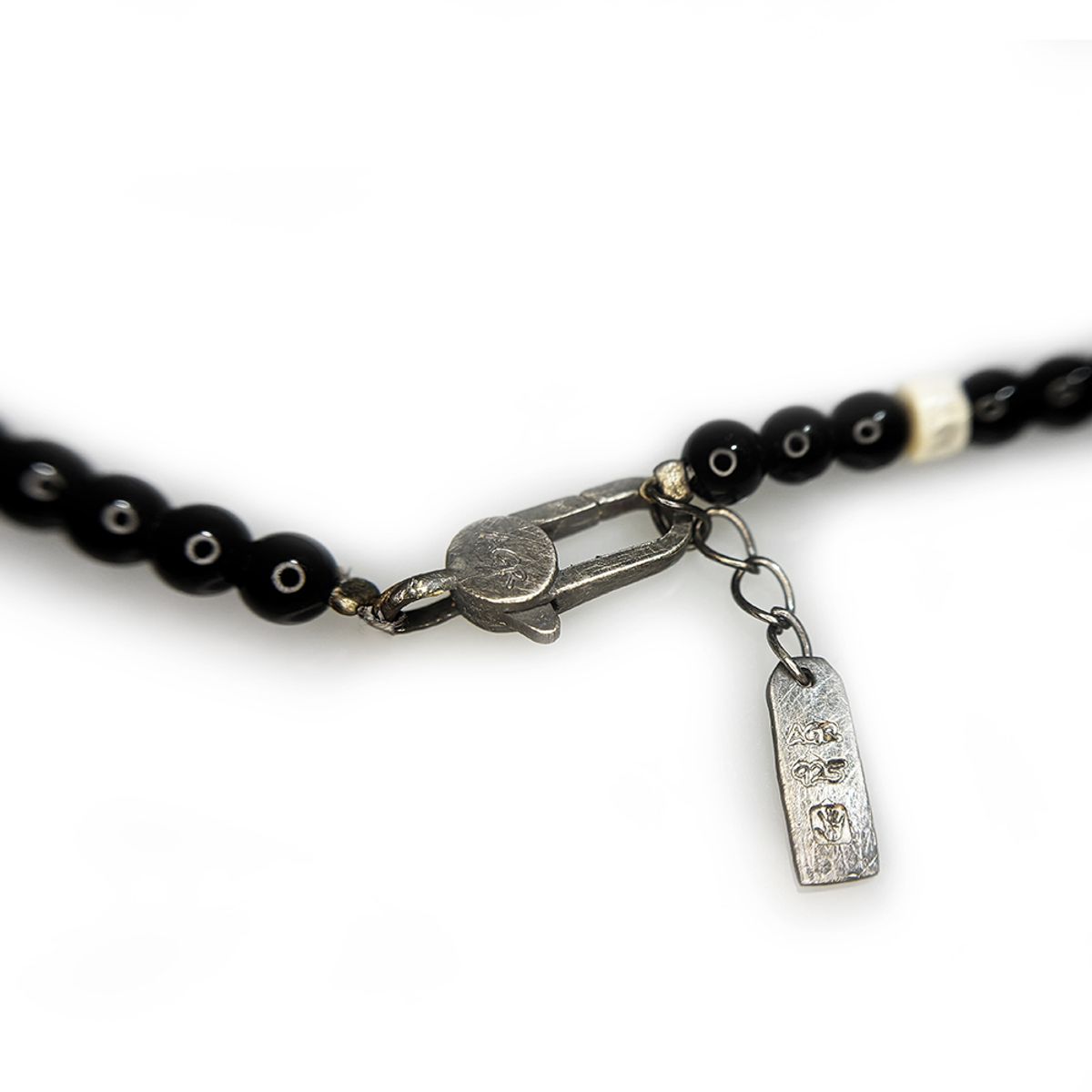 어 그라운드 링(AGROUNDRING) Onyx Bead Necklace (아게이트)