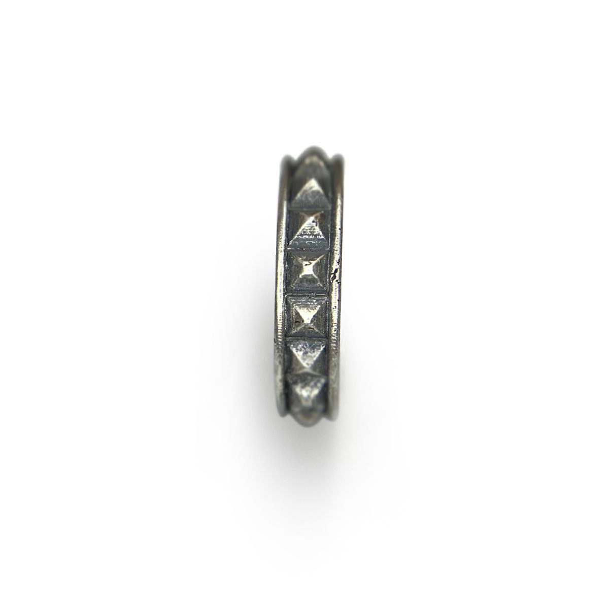 어 그라운드 링(AGROUNDRING) Pyramid Ring