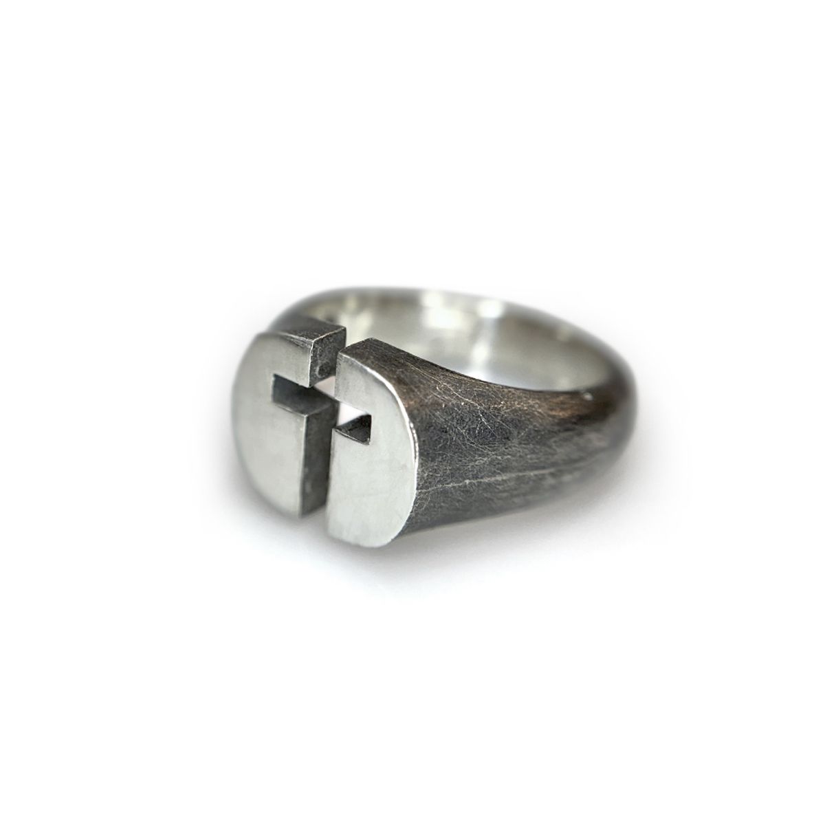 어 그라운드 링(AGROUNDRING) Cross Ring